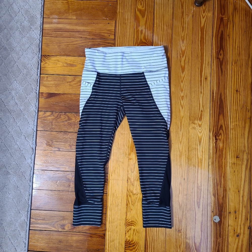 Athleta White & Black Striped Relay 2.0 Capri Leggings - Picture 2 of 15